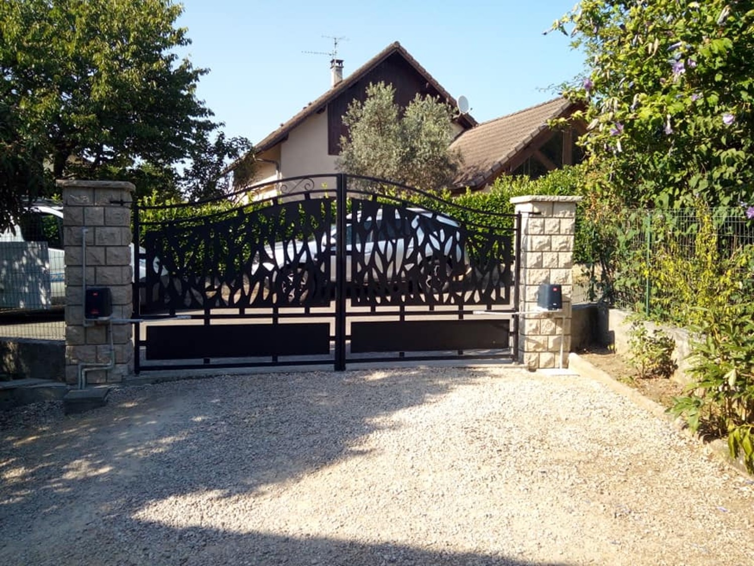 Automatisme de portail BFT gamme VIRGO sur la commune de Mery Ateliers Ejarque