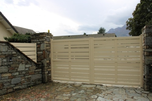 Portail 2 ventaux électriques BFT installés par Ateliers Ejarque